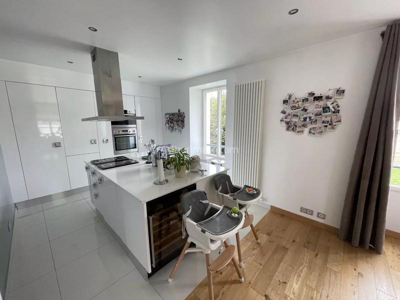 Maison - 204 m² - 8 pièces