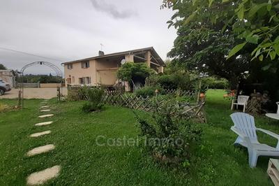 Maison - 235 m² - 6 pièces