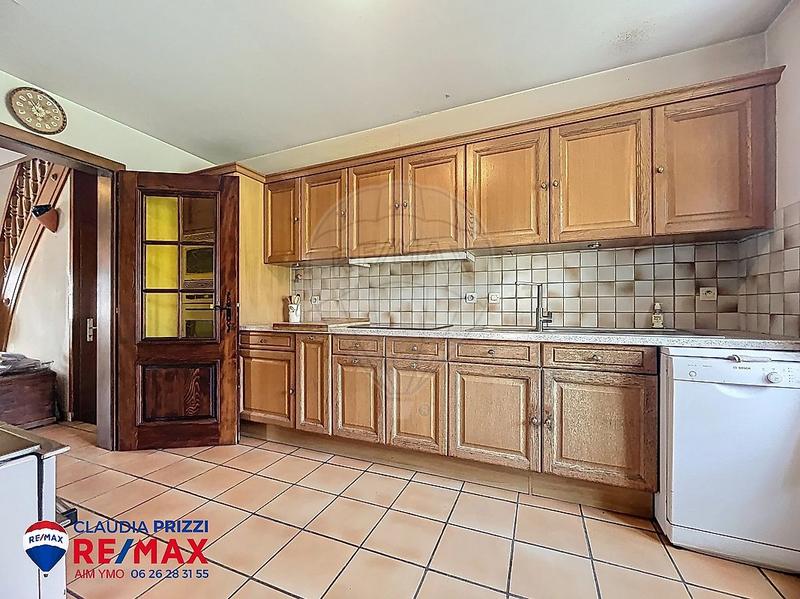 Maison - 255 m² - 9 pièces