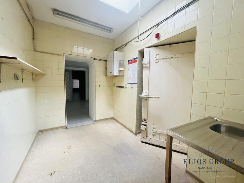 Local commercial - 70 m² - 4 pièces