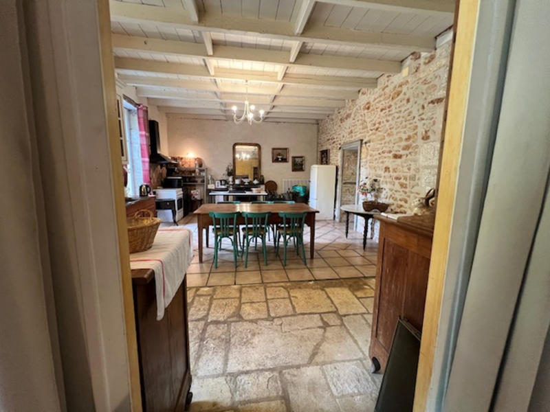Maison - 235 m² - 7 pièces