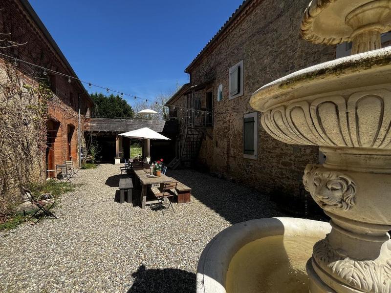 Propriété - 570 m² - 20 pièces