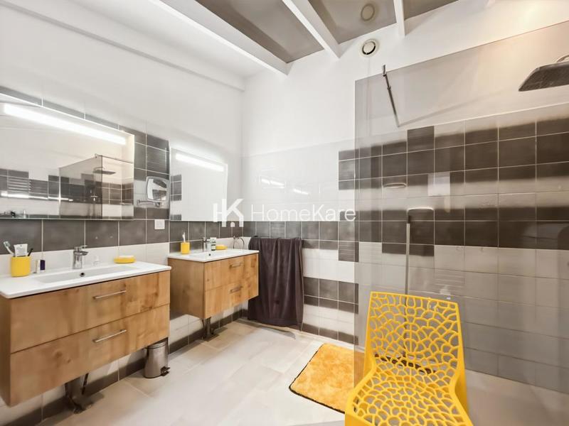 Villa - 200 m² - 5 pièces