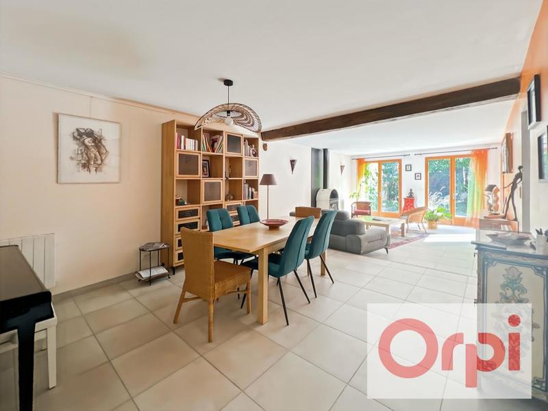 Maison - 180 m² - 6 pièces