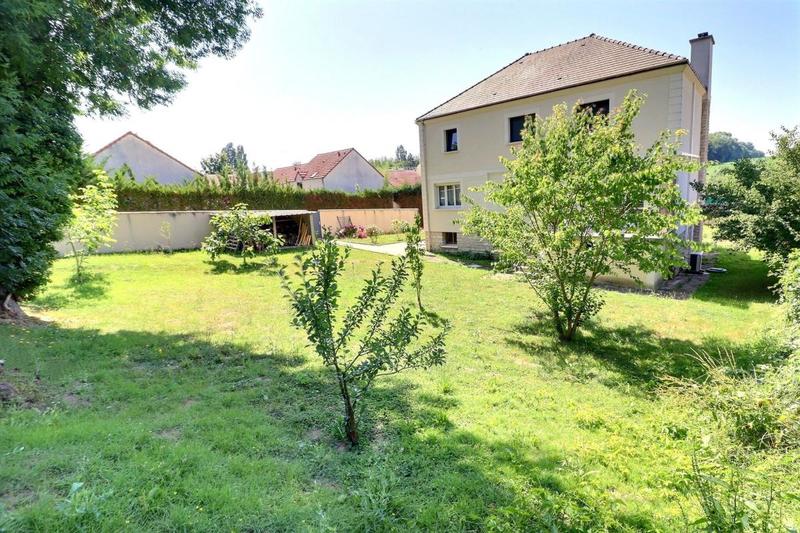 Maison - 240 m² - 7 pièces