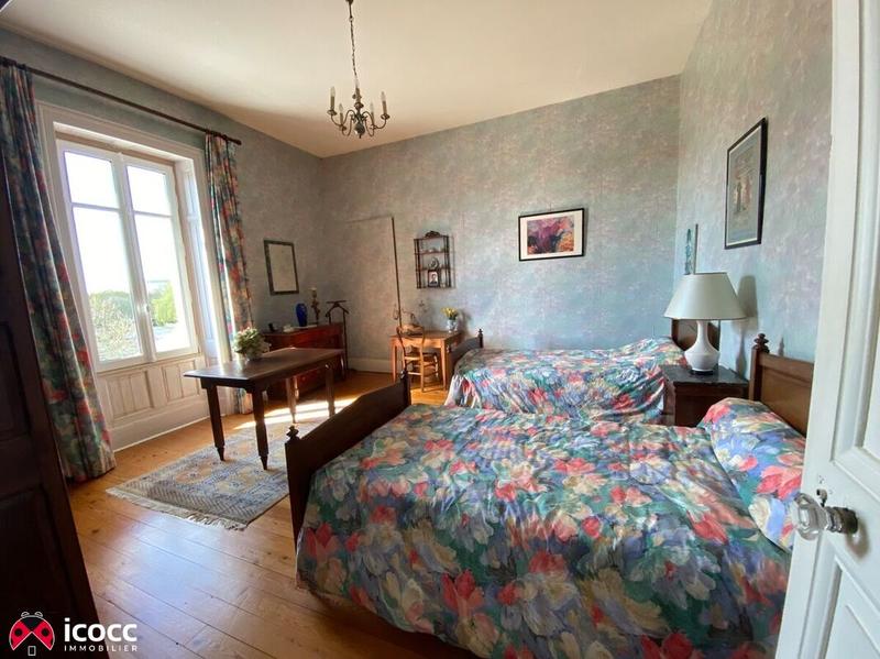 Maison bourgeoise - 222 m² - 9 pièces