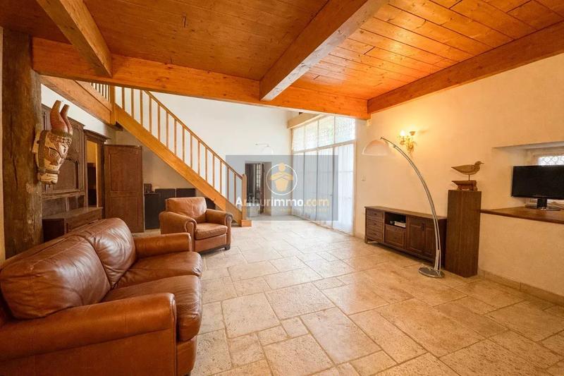 Maison - 340 m² - 8 pièces