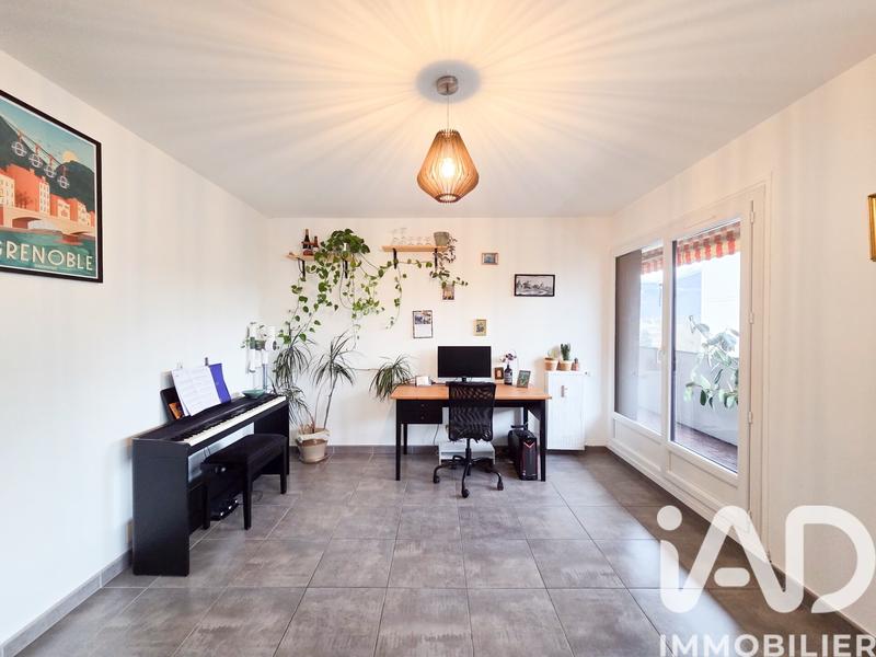 Appartement - 90 m² - 5 pièces