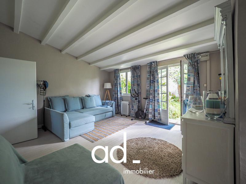 Maison traditionnelle - 320 m² - 12 pièces