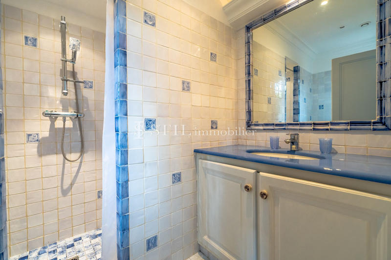 Villa - 200 m² - 5 pièces