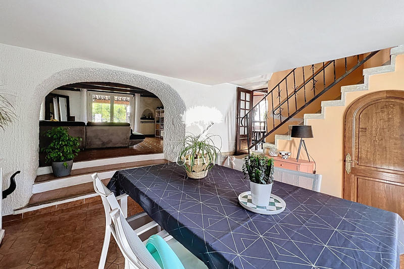 Maison - 188 m² - 8 pièces