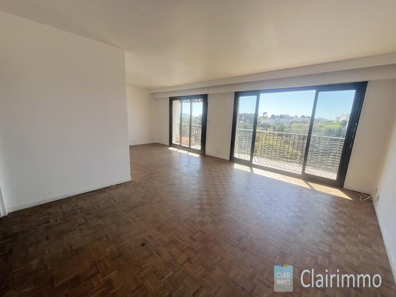 Appartement - 92 m² - 5 pièces