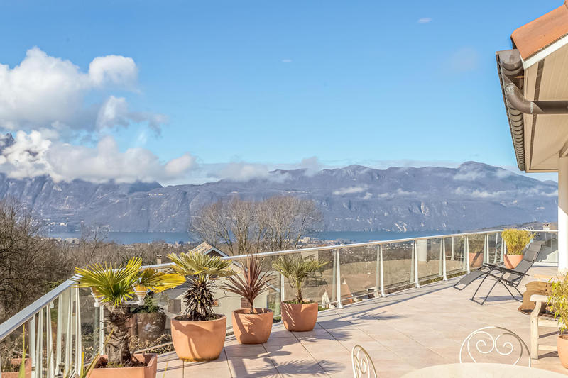 Villa - 250 m² - 5 pièces