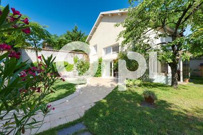 Maison - 161 m² - 6 pièces