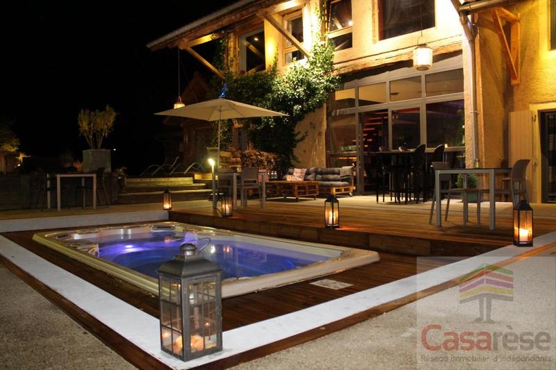 Corps de ferme - 350 m² - 12 pièces