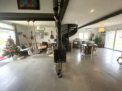 Maison - 152 m² - 5 pièces