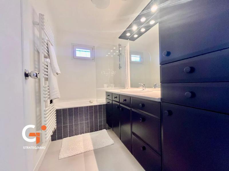 Maison - 110 m² - 5 pièces