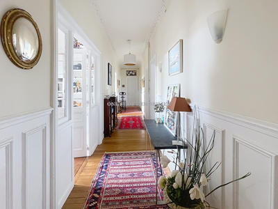 Appartement - 127 m² - 6 pièces