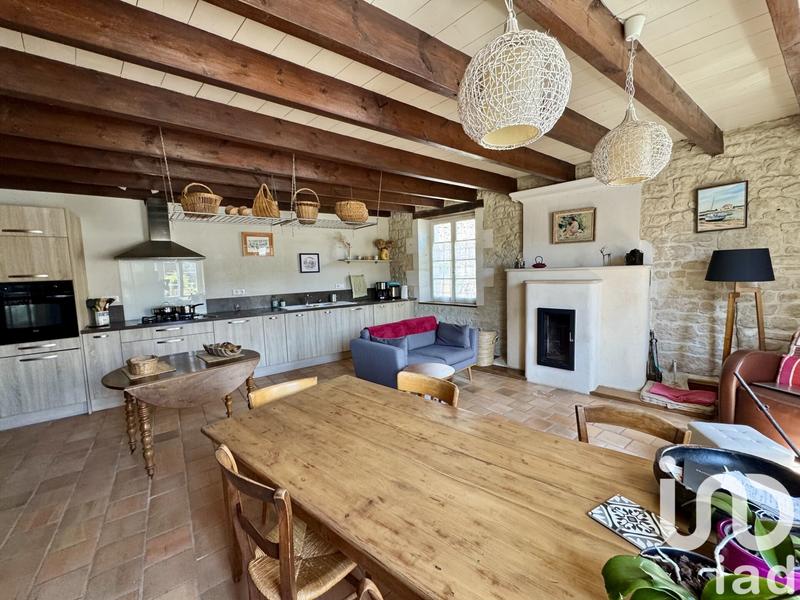 Maison - 240 m² - 7 pièces