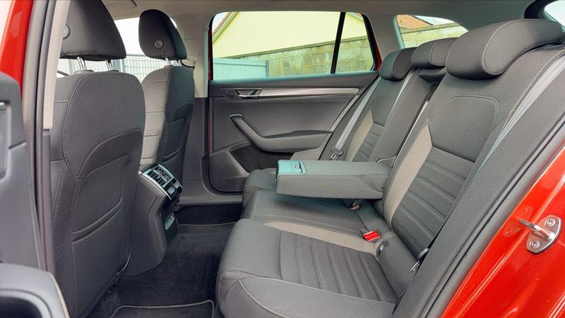 Skoda Superb Combi 2.0 Tdi 200 4x4 Dsg7 Scout