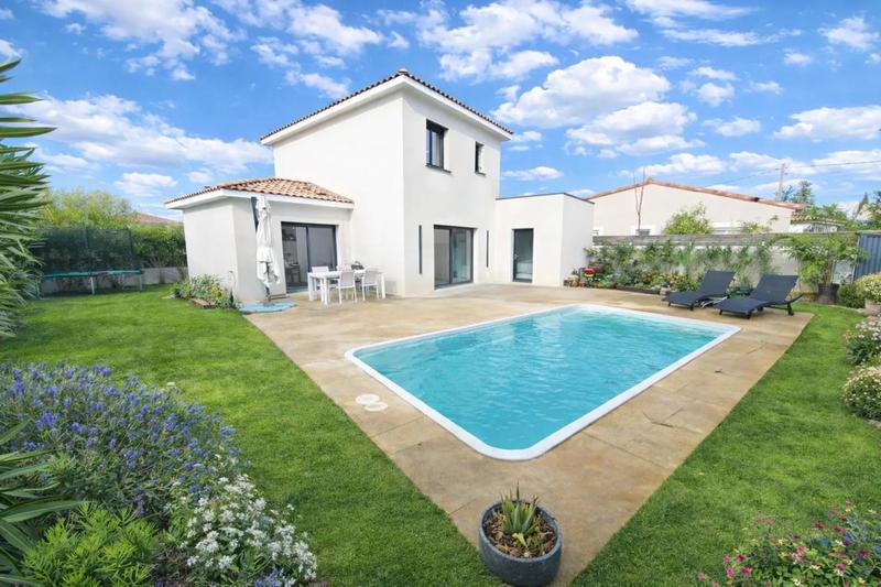 Maison - 99 m² - 5 pièces