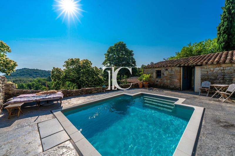 Maison - 141 m² - 6 pièces