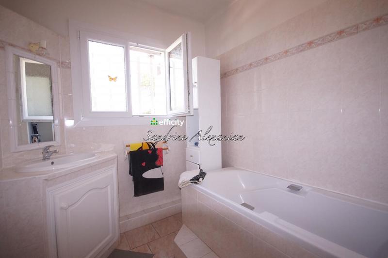 Maison - 280 m² - 7 pièces