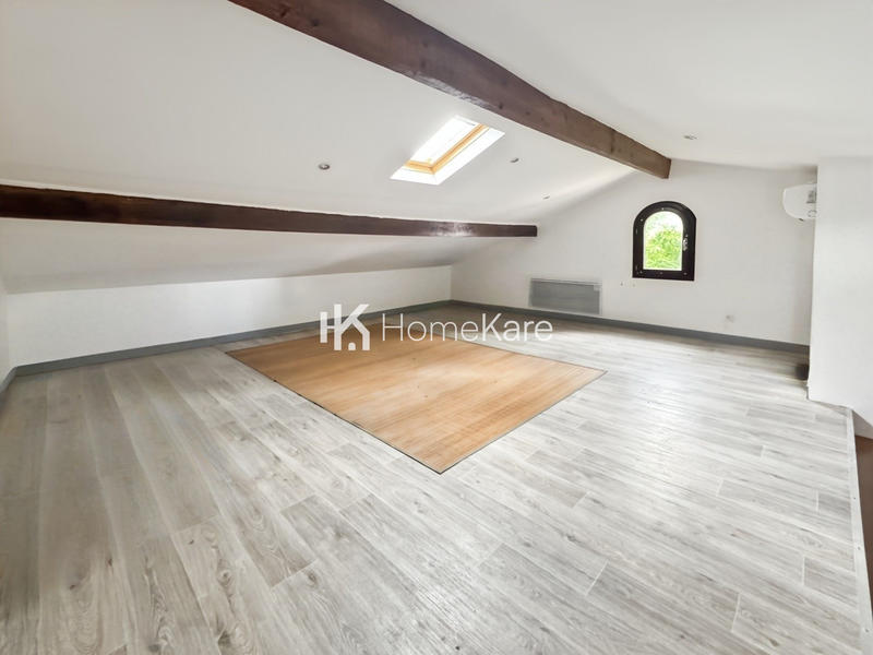 Maison - 200 m² - 6 pièces