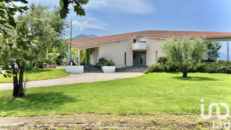 Maison - 275 m² - 7 pièces