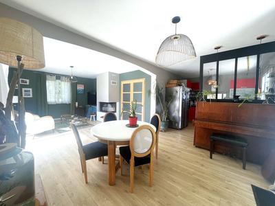 Maison - 166 m² - 7 pièces