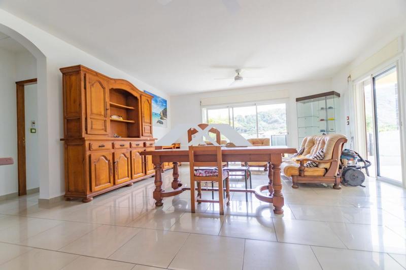 Maison traditionnelle - 95 m² - 4 pièces