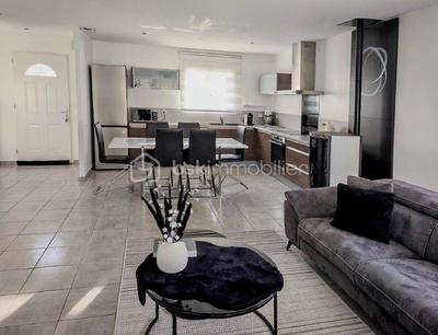 Villa - 90 m² - 4 pièces