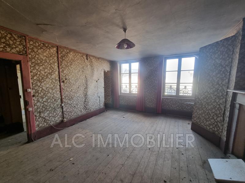 Maison de village - 736 m² - 6 pièces