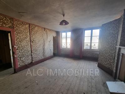 Maison de village - 736 m² - 6 pièces