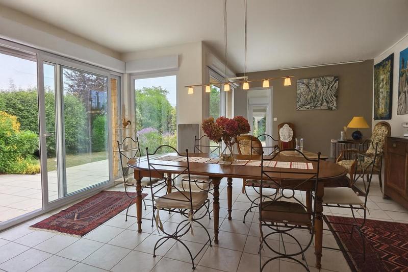 Maison - 177 m² - 9 pièces