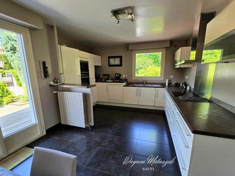 Maison - 184 m² - 7 pièces