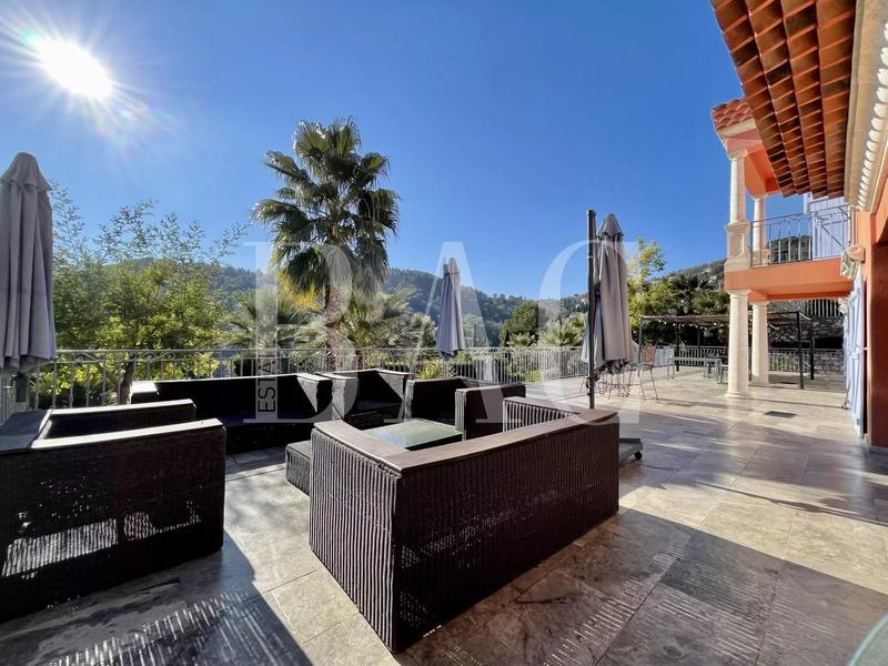 Villa - 430 m² - 12 pièces