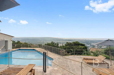 Maison - 307 m² - 7 pièces