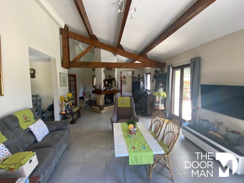 Propriété - 121 m² - 5 pièces