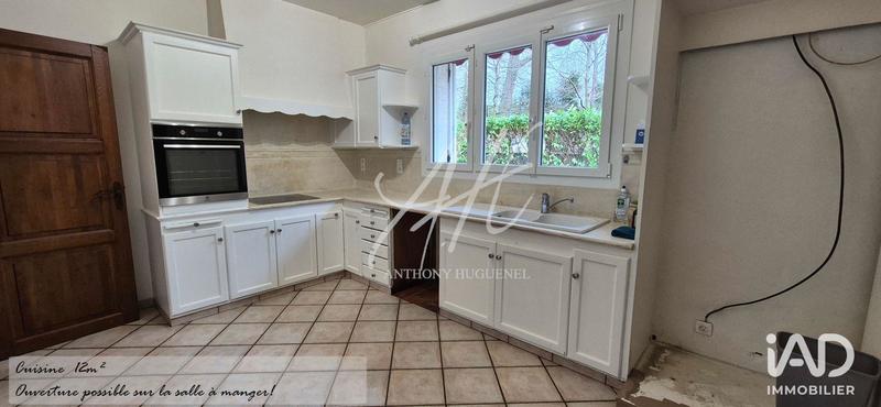 Maison - 256 m² - 6 pièces