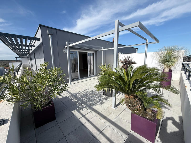 Appartement - 95 m² - 3 pièces