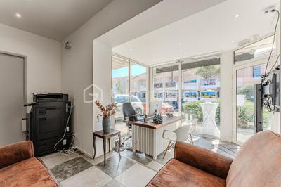 Local commercial - 105 m² - 7 pièces