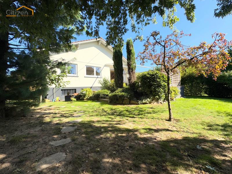 Maison - 200 m² - 6 pièces