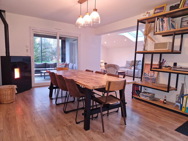 Maison - 144 m² - 7 pièces