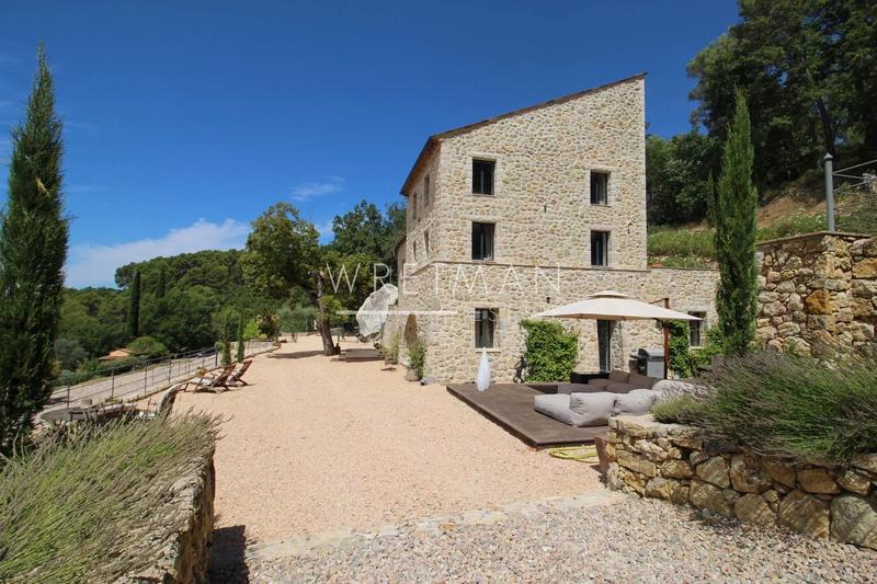 Mas - 345 m² - 6 pièces