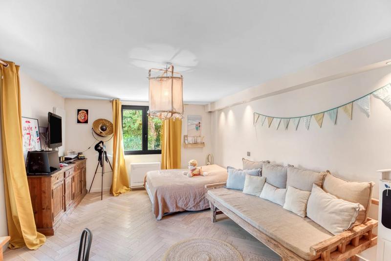 Villa - 265 m² - 6 pièces