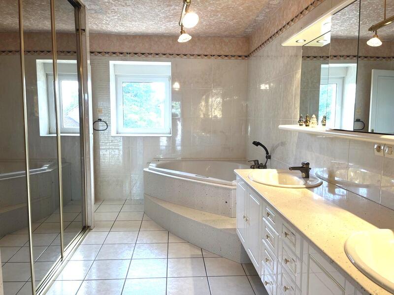 Maison ancienne - 266 m² - 9 pièces