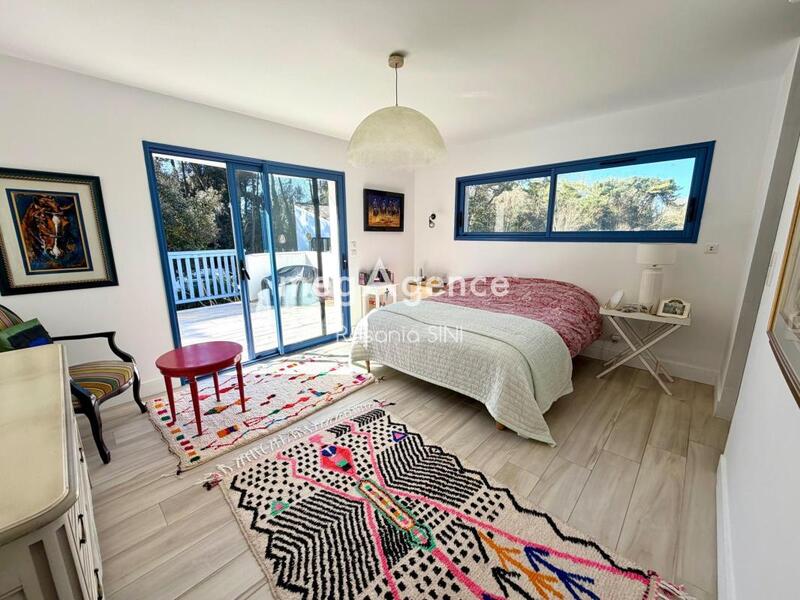 Maison - 223 m² - 7 pièces