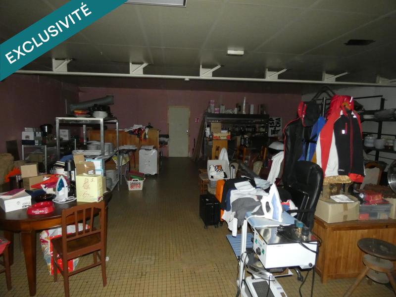 Local commercial - 2 200 m² - 8 pièces