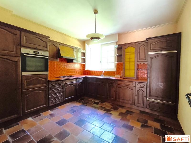 Maison - 165 m² - 8 pièces